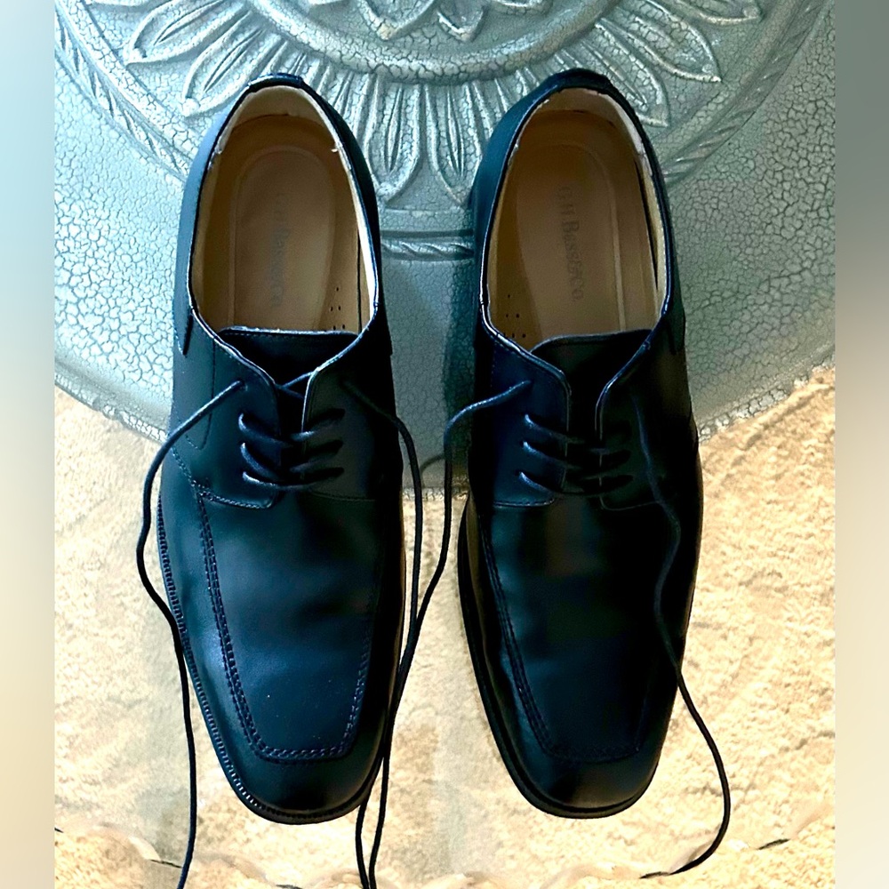 G.H. Bass & Co. Black Leather Oxfords